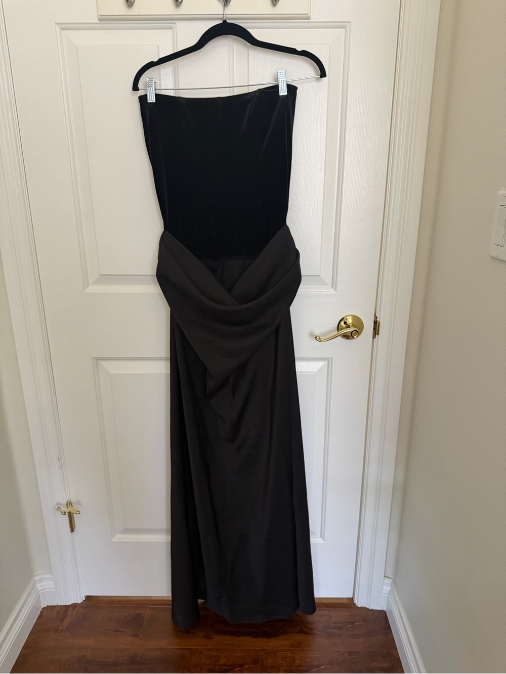 Elegant Black Strapless Evening Gown